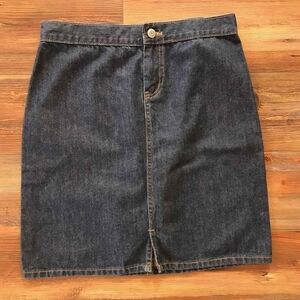 GAP Dark Denim Pencil Skirt Women's Size 28 Inch Waist